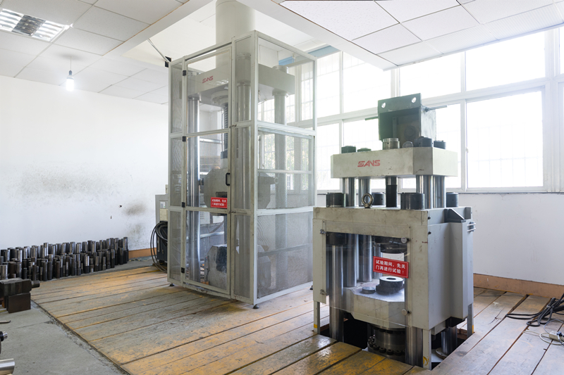 200टन-इलेक्ट्रो-सर्भो-टेस्टिङ मेसिन